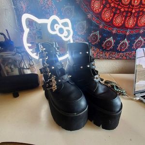 Used Black Demonias (Ashes-55)